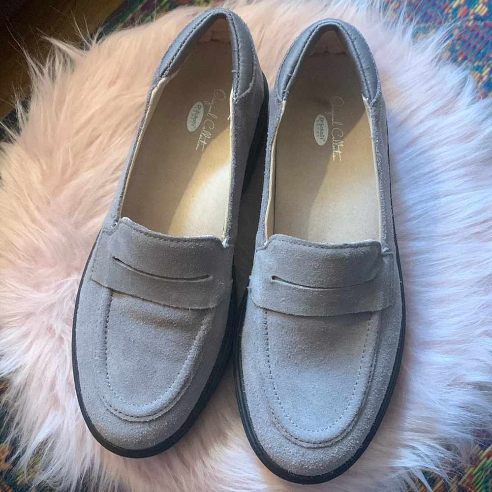 Dr. Scholl’s gray suede loafer